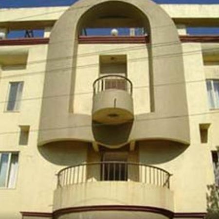Hotel Sunny Mid-Town Mahābaleshwar Eksteriør billede