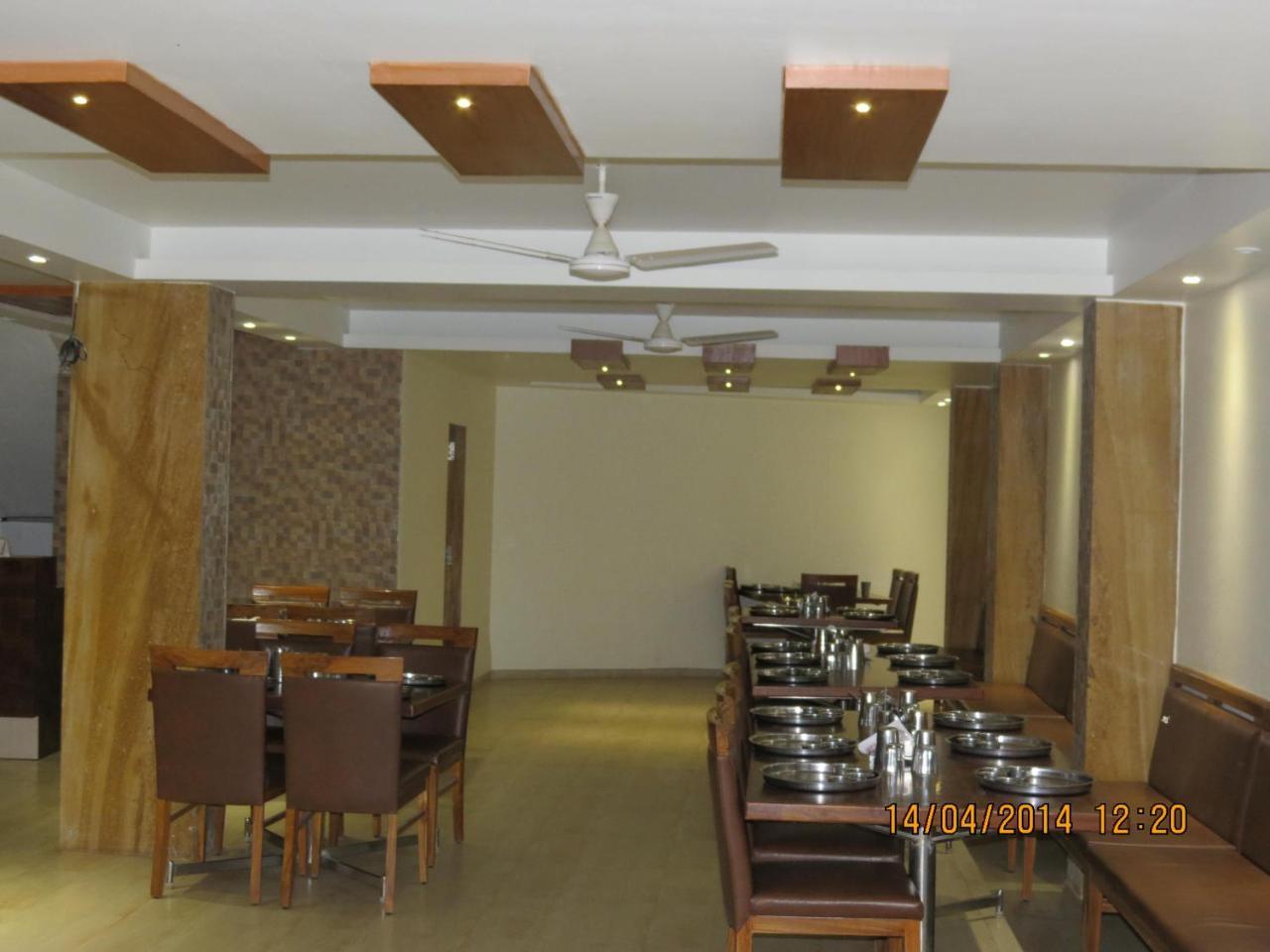Hotel Sunny Mid-Town Mahābaleshwar Eksteriør billede